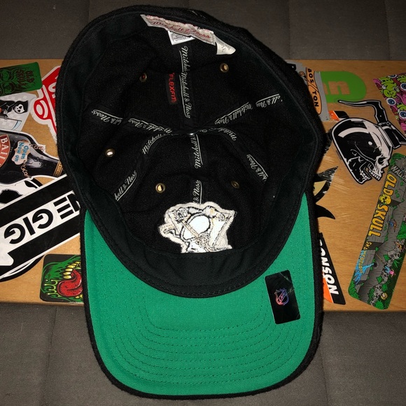 Vintage Pittsburgh Penguins hat - Picture 2 of 4